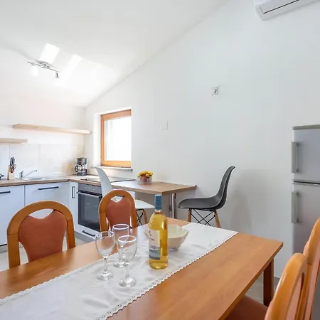Amazing In With Wifi Apartment Vodnjan