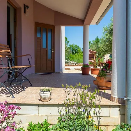 Apartment Amazing In With Wifi Vodnjan